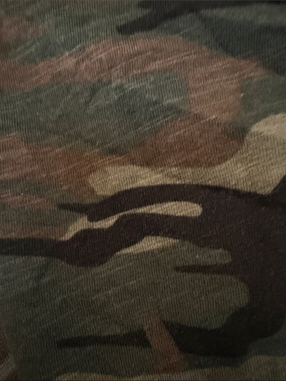 Sanctuary V-Neck Camo Tee - Olive Green - Picture 4 of 4